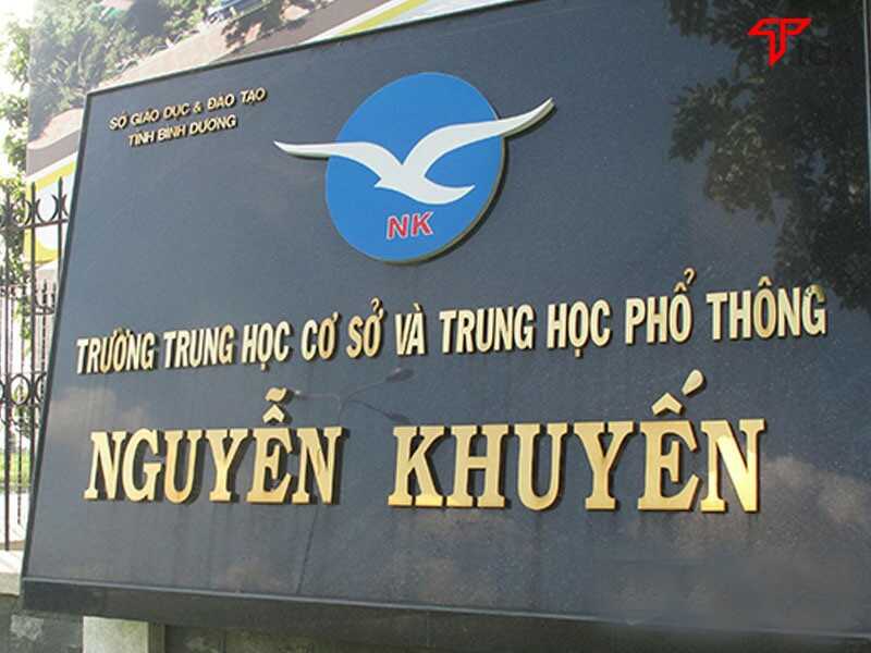 Bảng hiệu trường học
