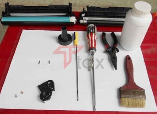 Chuẩn bị dụng cụ nạp mực máy in
